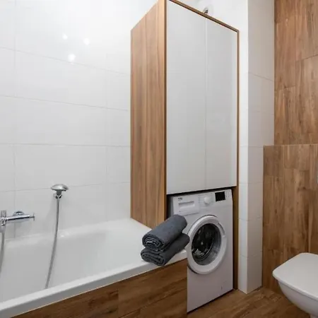 Appartement Woronicza 33b Prywatne Mieszkanie Z Prywatnym Miejscem Garazowym, Oddzielna Sypialnia I Balkonem Samodzielne Zameldowanie! Warschau