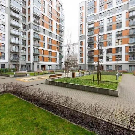 Apartment Woronicza 33b: Private With Separate Bedroom, Balcony & Free Parking